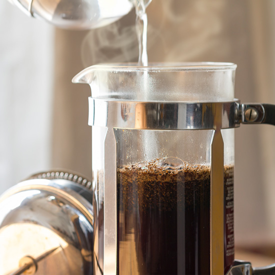 French Press mit Kaffee French Press mit Kaffee