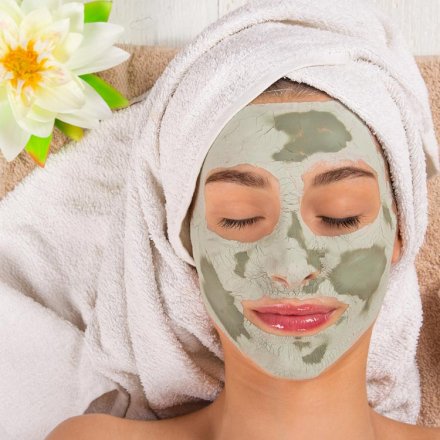 5-in-1 Tonerde Reinigung & Maske