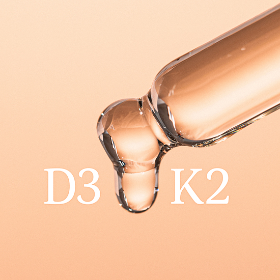 Vitamin D3 K2 sind ein perfektes Duo Vitamin D3 K2 abgebildet als Tropfen