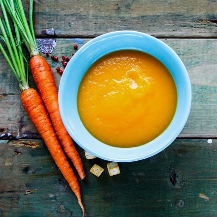 Vegane Karotten Cremesuppe - mit Kokos verfeinert