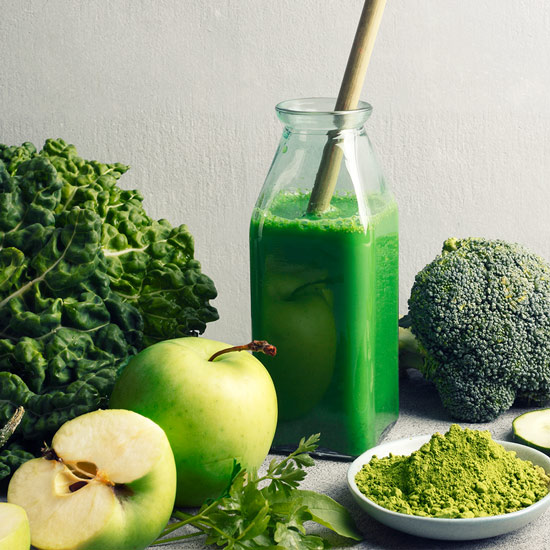 Vitamin D3 und K2 in Lebensmitteln Grünes Gemüse enthält Vitamin K1