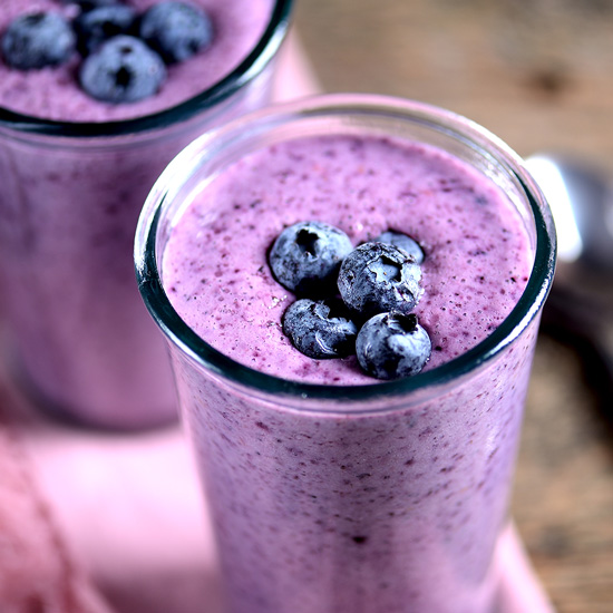 Smoothie with wild blueberry powder