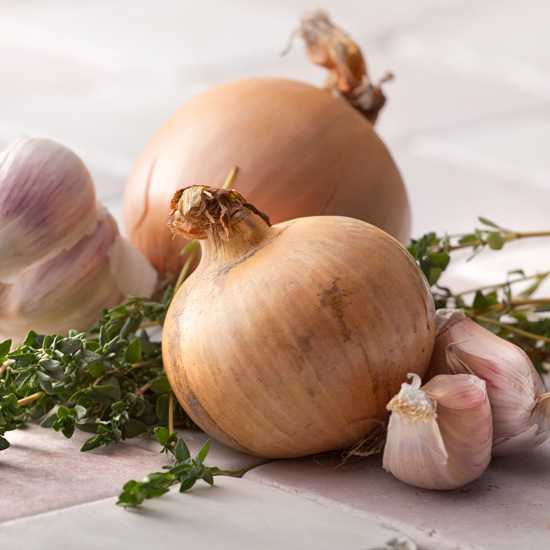 Knoblauch und Zwiebeln