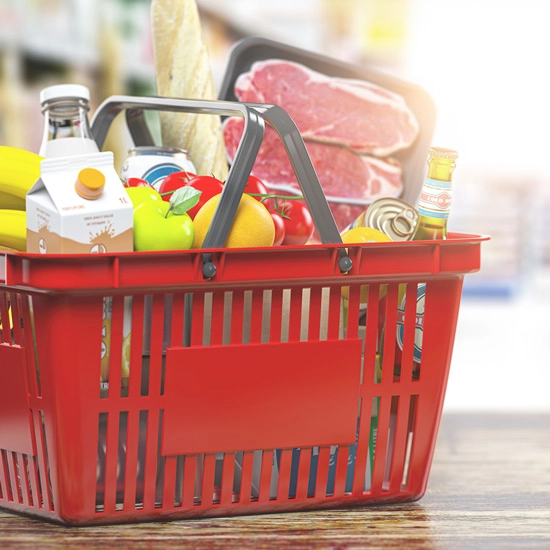 Behandlung Laktoseintoleranz - laktosefreie Produkte kaufen Ein voller Einkaufskorb