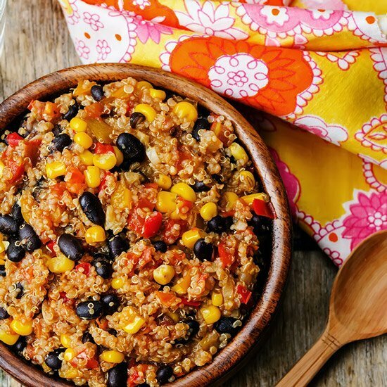 Quinoa Eintopf mit Bohnen, Mais und Peperoni